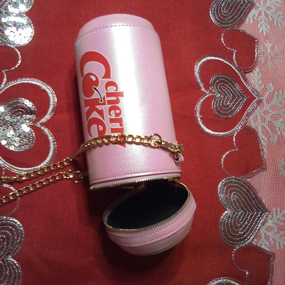 FUN, Cherry Coke Purse! TOO CUTE! - Picture 5 of 5